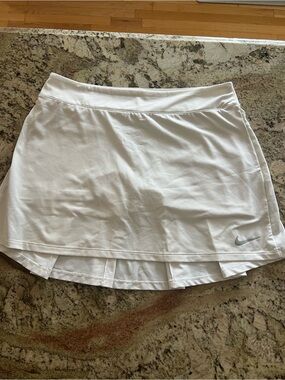 Nike White Athletic Tennis Skort with Silver Swoosh